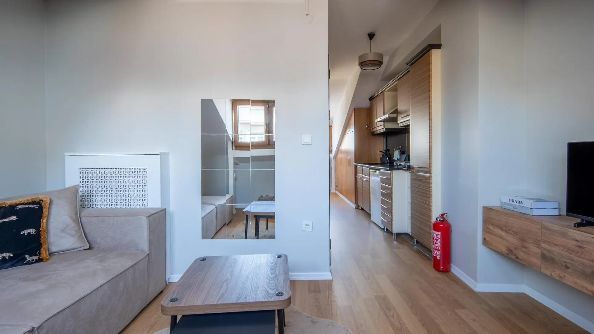 Raya Cihangir Suites Istanbul Apartment